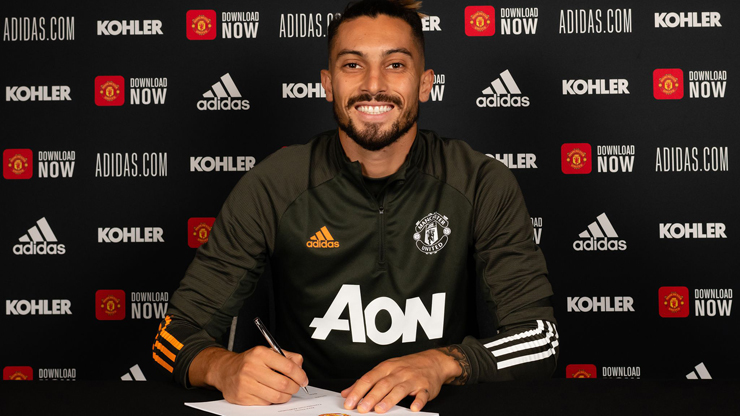 Telles signs for United