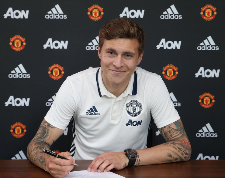 United complete signing of Victor Lindelof