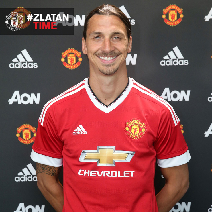 Manchester United sign Zlatan Ibrahimović